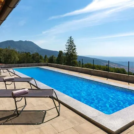 Holiday home Ucka Nature Park Mountain Hideway Robinson House Matic With Pool Brest
