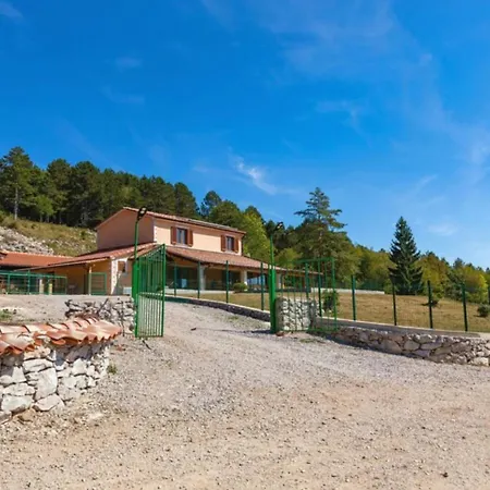 Holiday home Ucka Nature Park Mountain Hideway Robinson House Matic With Pool